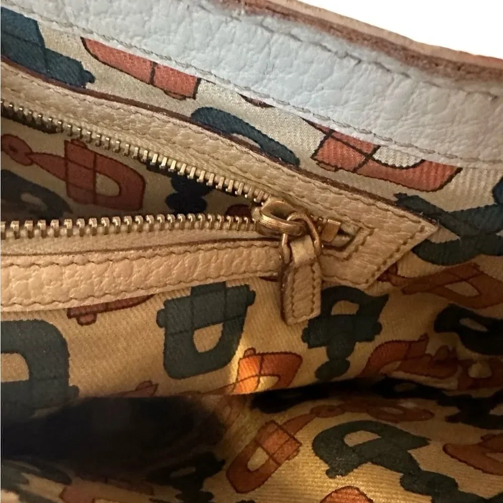 Gucci beiges leather Jackie bag with silver piston lock - Picture 8 of 13